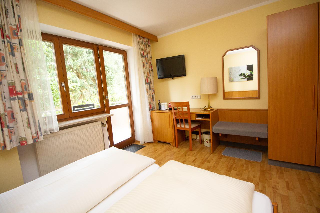 Hotel Am Wald อ็อตโตบรุนน์ ภายนอก รูปภาพ