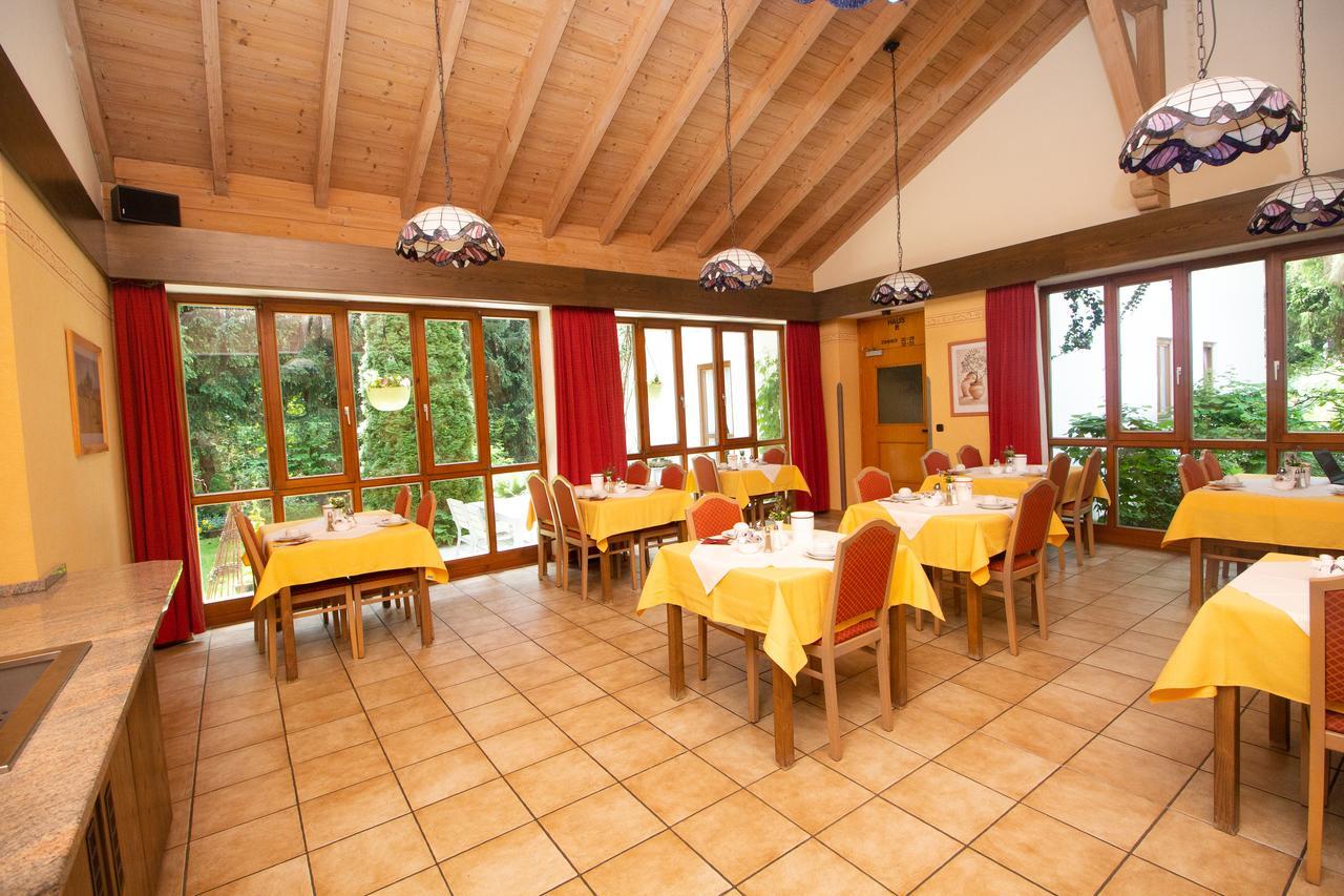 Hotel Am Wald อ็อตโตบรุนน์ ภายนอก รูปภาพ