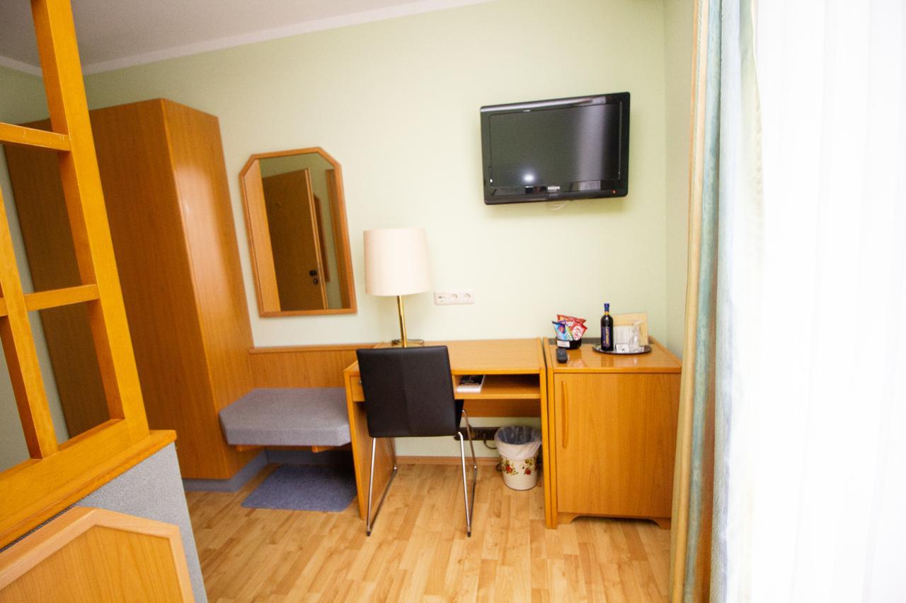 Hotel Am Wald อ็อตโตบรุนน์ ภายนอก รูปภาพ