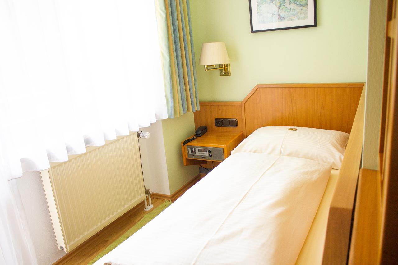 Hotel Am Wald อ็อตโตบรุนน์ ภายนอก รูปภาพ
